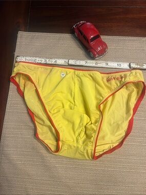 .17. Body gmw Yellow Swim Briefs 🩲 - Men's says xl but fits like extre medium